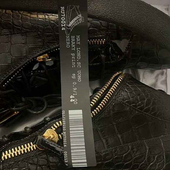 Giuseppe Zanotti sneakers ru70014 $795.00 price tag on the box - Picture 7 of 9